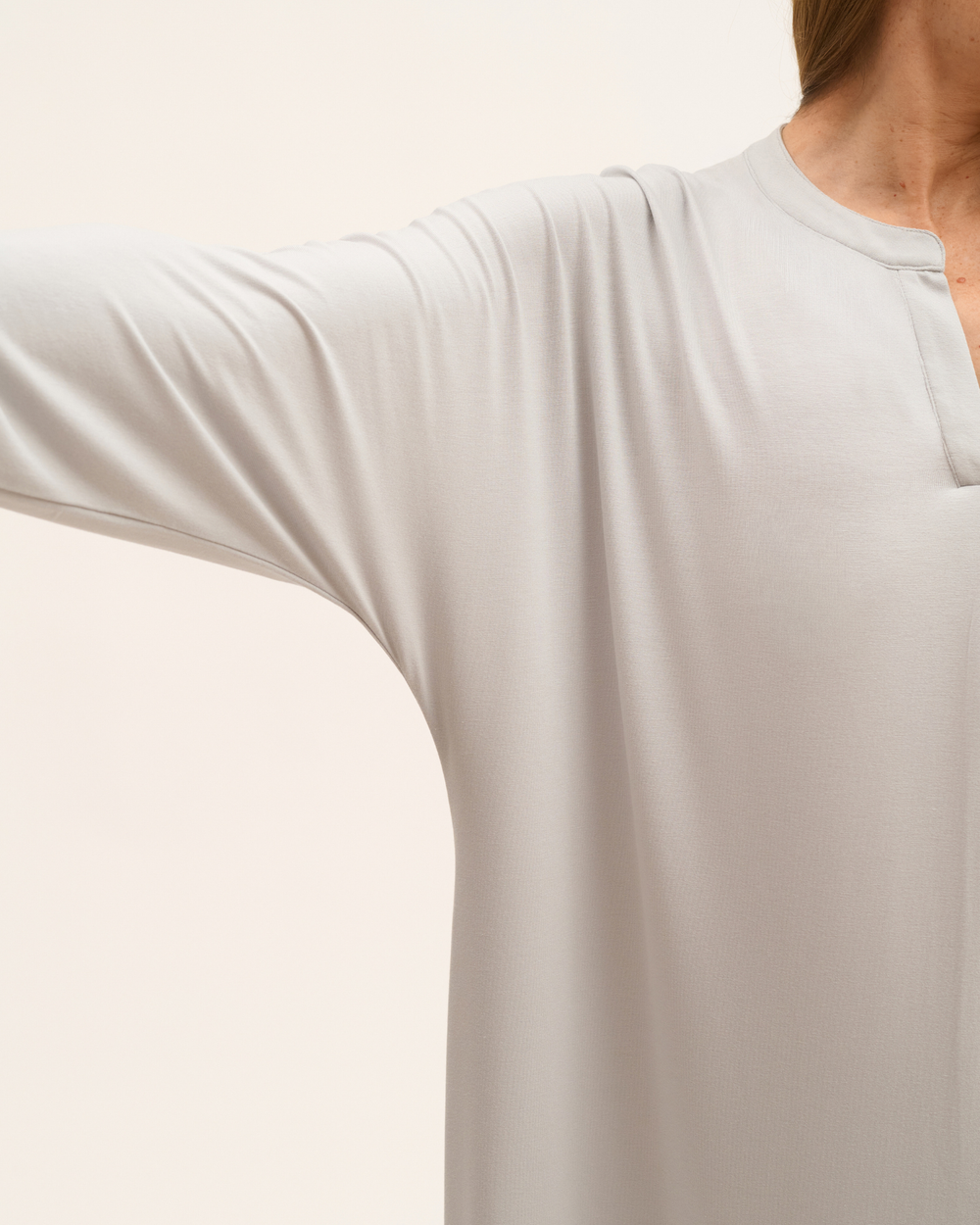 Langarm-Nachthemd aus Ecovero - Light Grey - Klaudia K