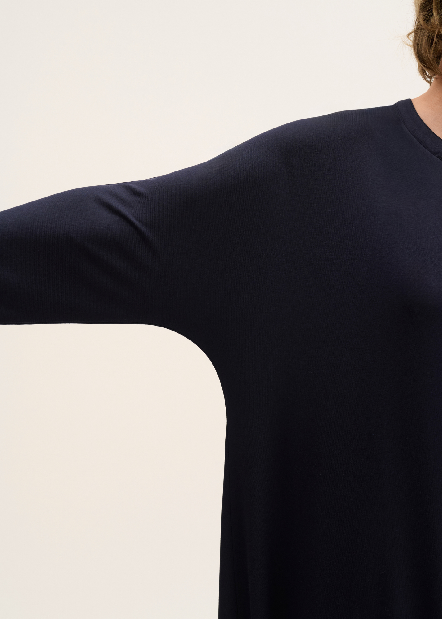 Langarm-Nachthemd aus Ecovero -Navy - Klaudia K